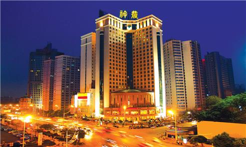酒店外观夜景